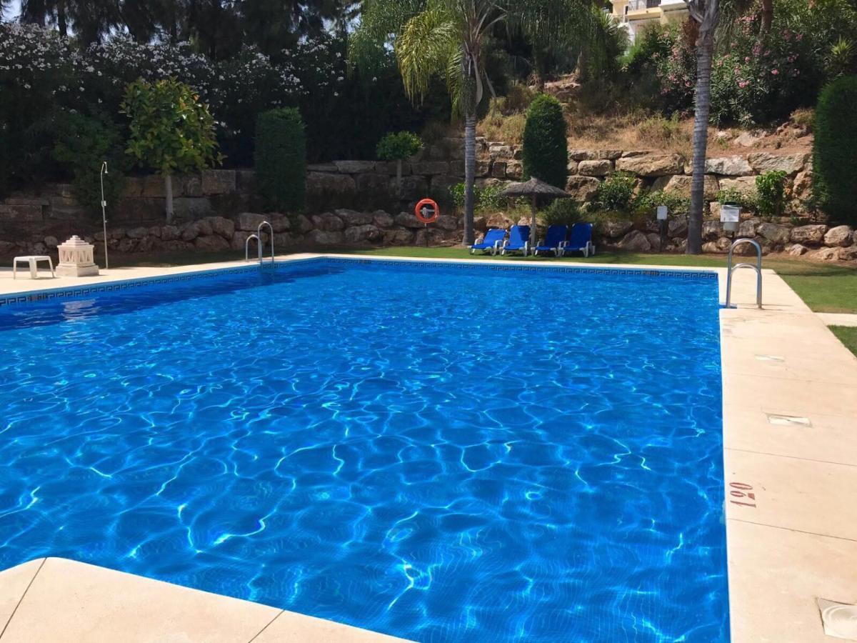 Penthouse Los Arqueros Golf Benahavis Bagian luar foto